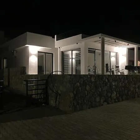 The Sanctuary - 3 Bed, Private Pool, Roof Terrace And Sea Views Villa *