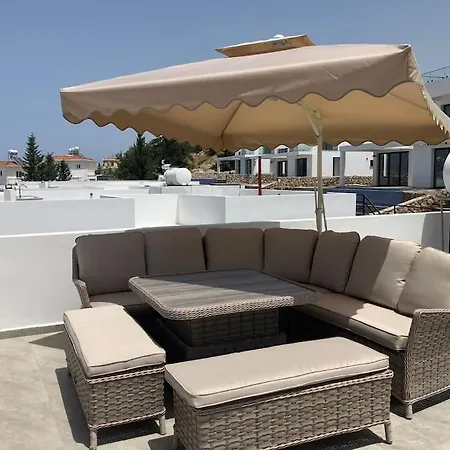 The Sanctuary - 3 Bed, Private Pool, Roof Terrace And Sea Views Villa *