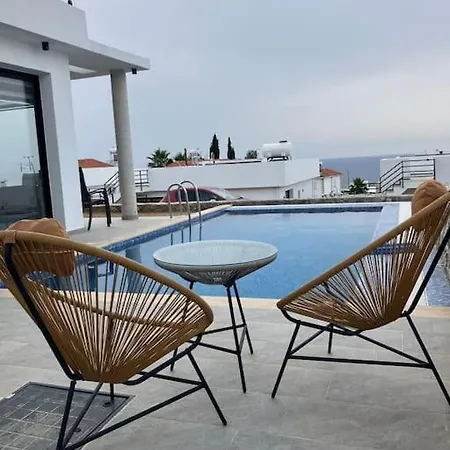 The Sanctuary - 3 Bed, Private Pool, Roof Terrace And Sea Views
