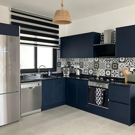 Villa The Sanctuary - 3 Bed, Private Pool, Roof Terrace And Sea Views *